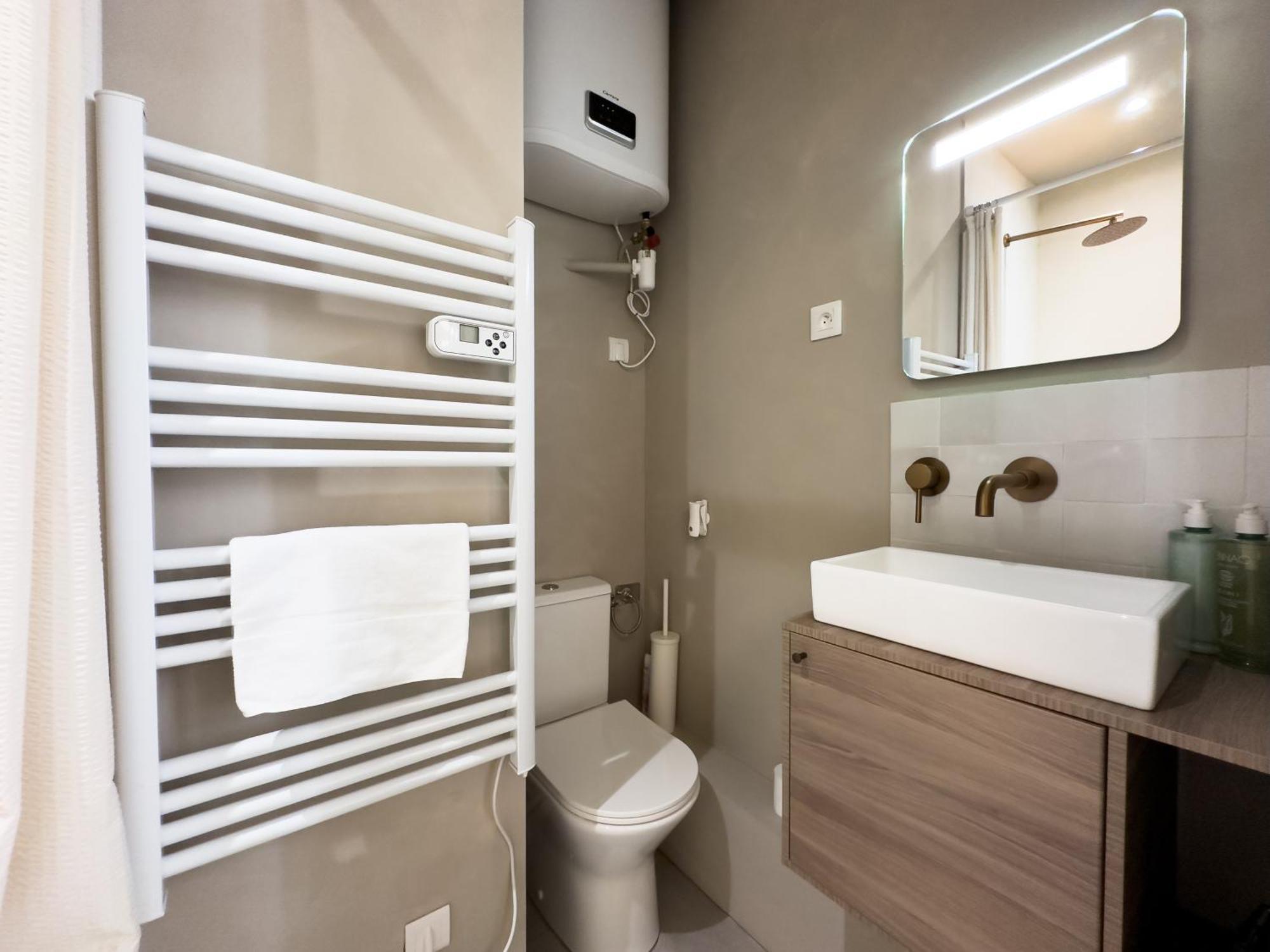 Hypercentre - Le Balcon Des Pyrenees Apartment Pau Luaran gambar